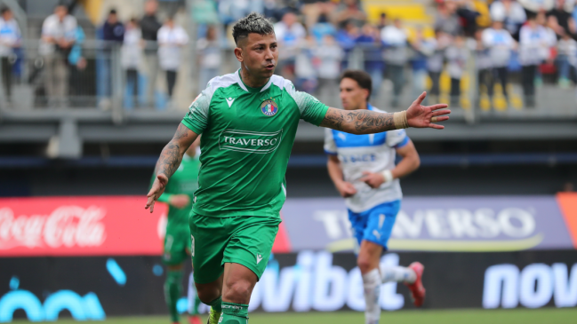 [VIDEO] Leonardo Valencia puso la igualdad de Audax ante la UC vía penal