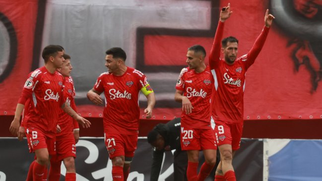 [VIDEO] Matías Plaza se lució con un golazo ante Universidad de Chile