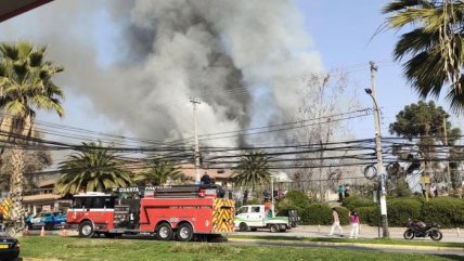   Incendio afectó a edificio de la Municipalidad de Peñalolén 