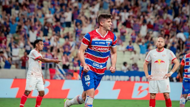 [VIDEO] Benjamín Kuscevic anotó golazo de palomita en triunfo de Fortaleza sobre Bragantino