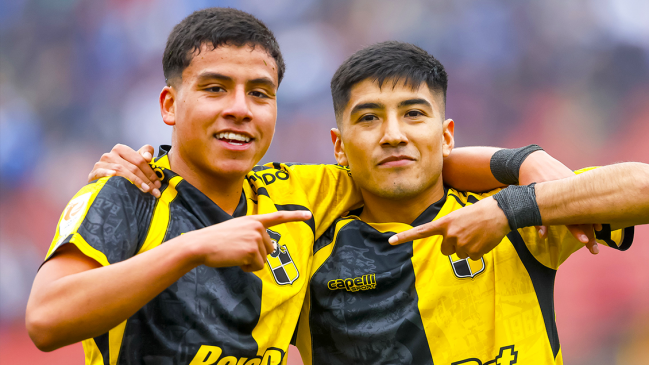 Coquimbo Unido arrasó con Universidad Católica y reafirmo su liderato en la Liga de Primera