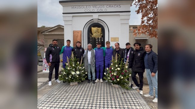 CSD Colo Colo y Real Valladolid rindieron tributo a David Arellano en el Mausoleo de los Viejos Cracks