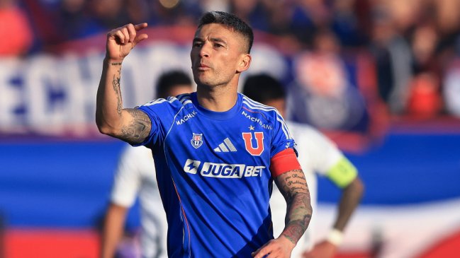 Charles Aránguiz quedó al margen del partido entre U. de Chile y La Calera