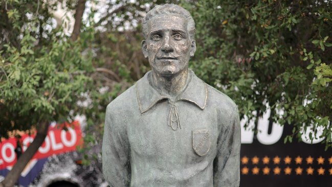 Colo Colo celebró el natalicio de David Arellano