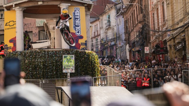 Felipe Agurto terminó décimo en la carrera de descenso más extrema del planeta
