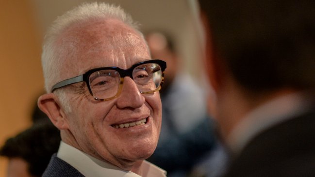 [VIDEO] Audax Italiano homenajeó a Pedro Carcuro y le regaló una camiseta