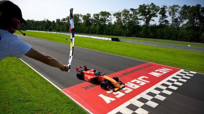 Nicolás Ambiado ganó en Nueva Jersey y sigue en la lucha por Formula Regional Américas