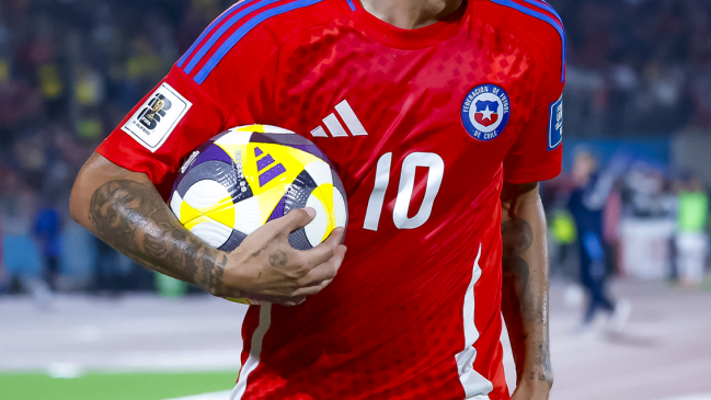 Sitio especializado filtró supuesto diseño de nueva camiseta de La Roja para 2026