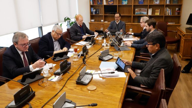 Comisión de Economía del Senado debate levantamiento del secreto bancario