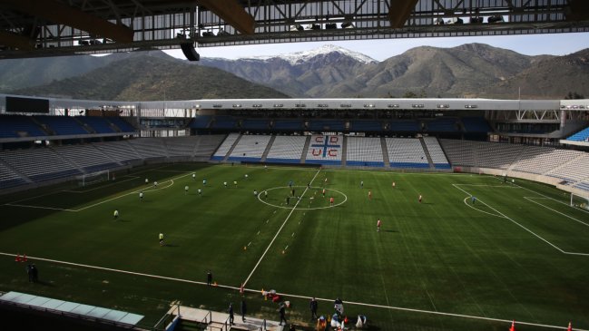 Cruzados entregó su versión sobre el aplazamiento del estreno del Claro Arena