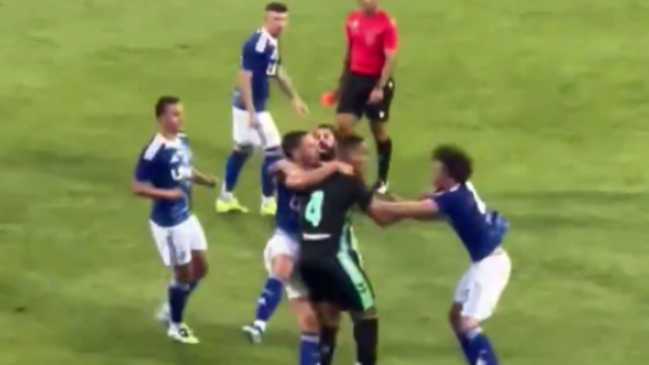 [VIDEO] Jugadores de Real Betis y Como 1907 protagonizaron pelea a golpes