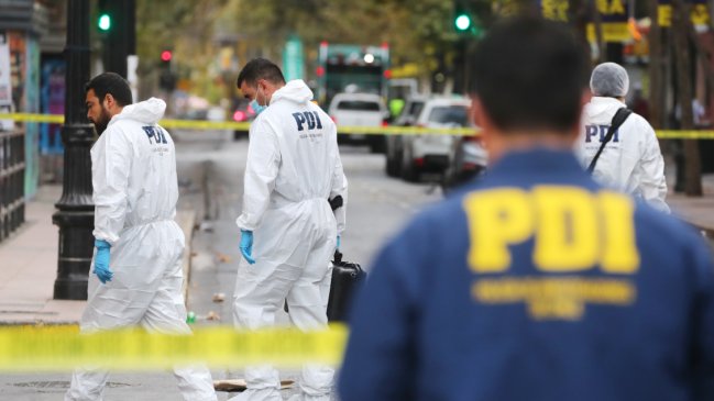 Adolescente de 17 años fue asesinado a tiros en su departamento en Renca