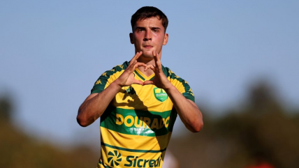   Chileno Cristóbal Chadwick debutó con un triplete para Cuiabá en Brasil 