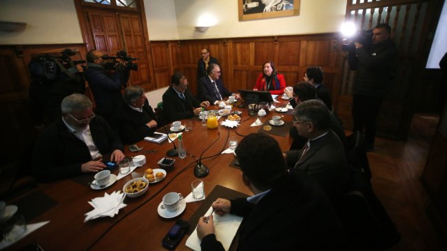 Negociación parlamentaria trabada: FA exige 40 cupos