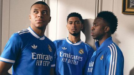   De color azul: Real Madrid presentó su tercera camiseta para la temporada 