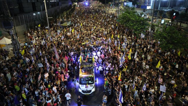Decenas de miles de israelíes salen a las calles de Tel Aviv a pedir un acuerdo con Hamás