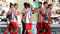 Julián Alvarez y Griezmann lideraron el festejo de Atlético de Madrid ante Newcastle