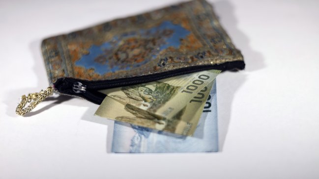 La mitad de las personas ocupadas en Chile ganó $611 mil o menos en 2024