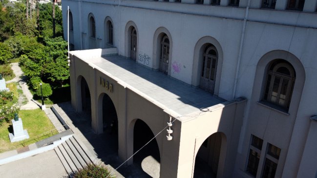 Profesor fue rociado con combustible en medio de manifestación en el INBA