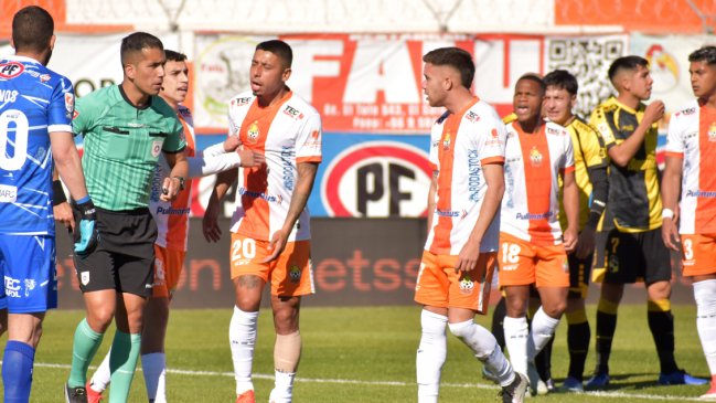 Rodrigo Carvajal denunció empujón de César Munder y detalló roja a Alejandro Camargo