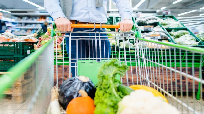 Cajera se coludió con cliente para no cobrarle en supermercado de Punta Arenas