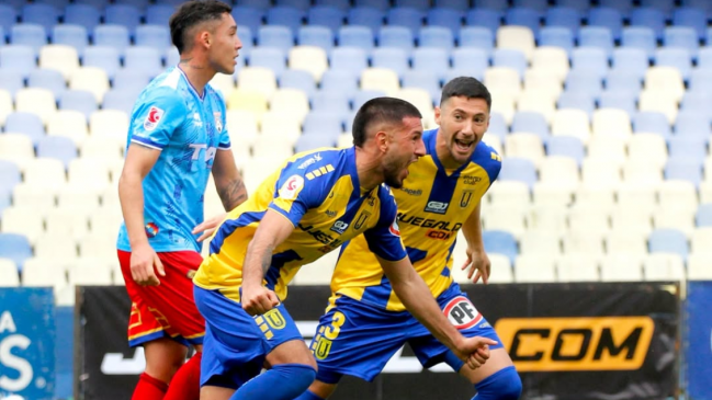 U. de Concepción goleó a San Marcos y encendió la cima del Ascenso