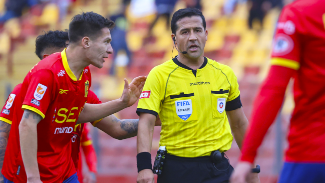 Unión Española se disculpó por publicación con crítica al arbitraje de Felipe González