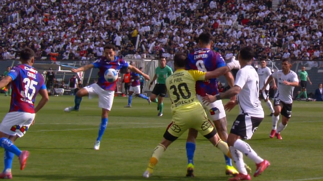 [VIDEO] Falló De Paul y Cuevas le dio una tempranera ventaja a la UC frente a Colo Colo