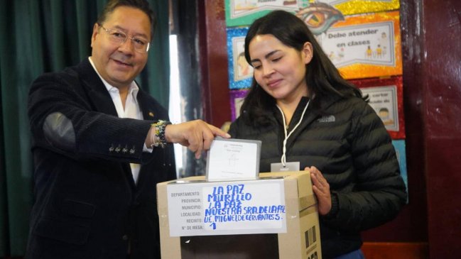 Presidente Luis Arce emitió su voto y aseguró 