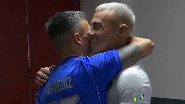 [VIDEO] El cariñoso saludo entre Aránguiz y Vargas en el duelo de la U y Audax