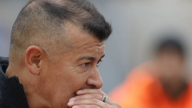 Jorge Almirón sigue como DT de Colo Colo: No hubo unanimidad en el directorio