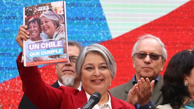 Ya con programa nuevo, el viejo volvió a penarle a Jeannette Jara