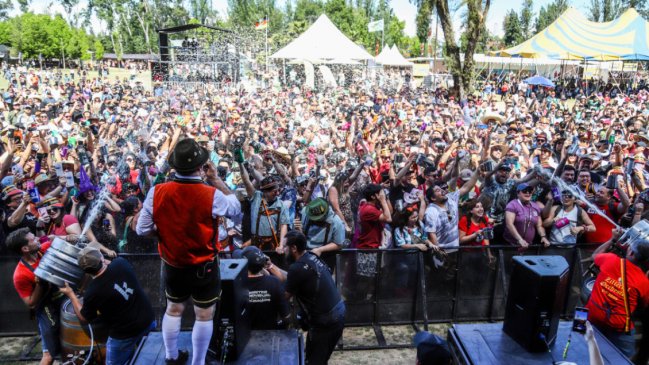 Oktoberfest Chile celebra 20 años y Chico Trujillo lidera su explosivo line up de artistas
