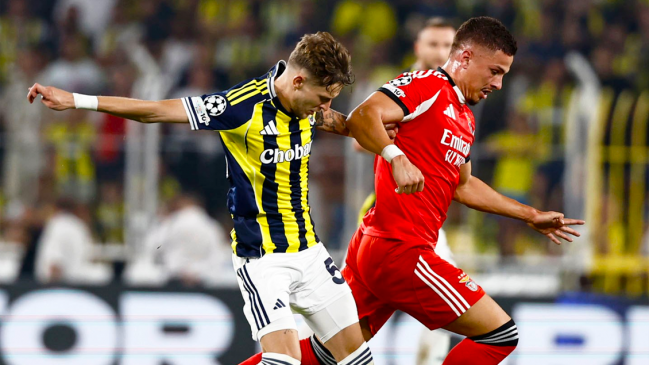 Fenerbahçe y Benfica dejaron abierta la llave en los play-offs de la Champions League
