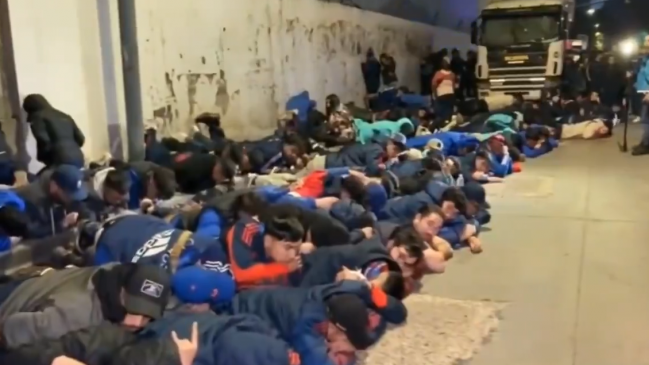 Reportan que más de 300 hinchas de la U fueron detenidos por violentos incidentes en estadio de Independiente