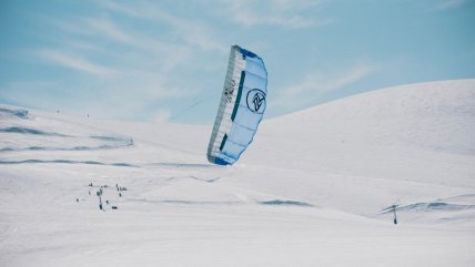   La adrenalina del Snowkite Fest vuelve al Centro de Esquí Corralco 