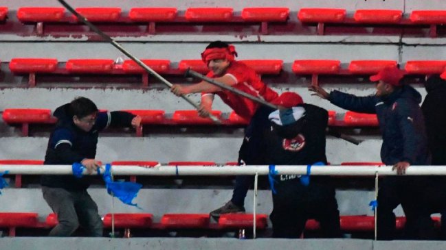 Conmebol abrió expediente disciplinario a la U e Independiente por graves incidentes en Avellaneda