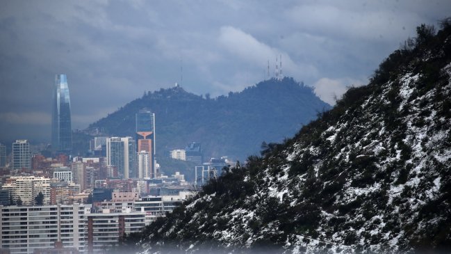 Meteorología prevé mínimas de -3 grados en Santiago Centro y -9 en San José de Maipo