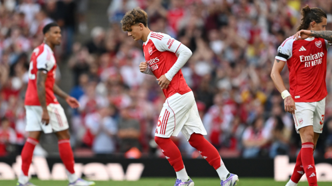Arsenal hizo debutar a futbolista de 15 años frente a Leeds United