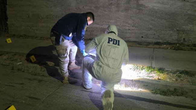 Recoleta: Hombre fue asesinado con seis balazos al salir de local clandestino