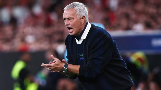 Fenerbahce destituyó a José Mourinho