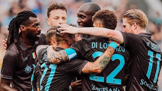 Napoli enfureció a sus hinchas por despido de histórica voz del 