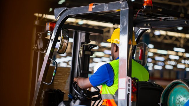 Tres ofertas masivas de empleo: vacantes de temporada y permanentes