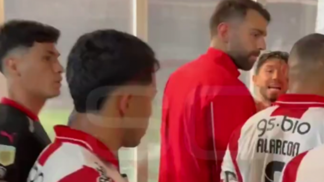 [VIDEO] Loyola encaró a jugador que lo lesionó en el empate de Independiente e Instituto