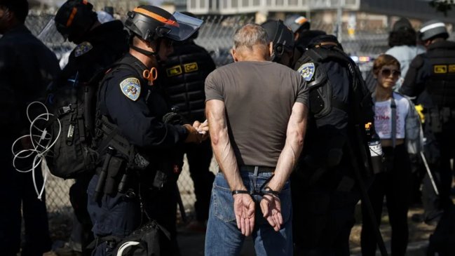 Jueza bloqueó las deportaciones rápidas en todo EE.UU. por violar el debido proceso