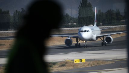   Llegó a Santiago vuelo con 18 chilenos deportados desde EE.UU. 
