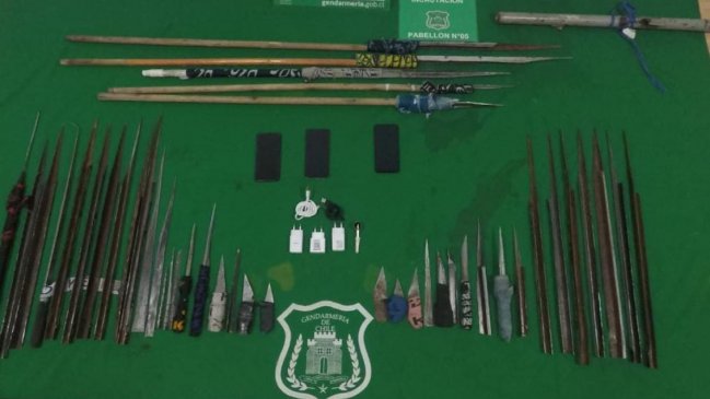 Allanamientos permitieron incautar 70 armas blancas en cárceles de Valparaíso