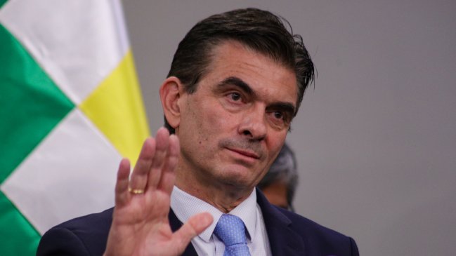 Gobierno: Idea de presidenciable boliviano sobre autos robados 