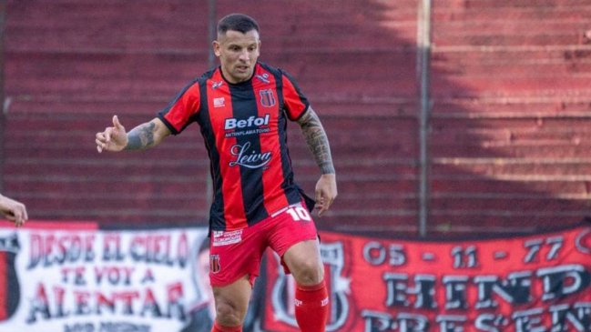 Emiliano Vecchio rescindió su contrato con Defensores de Belgrano