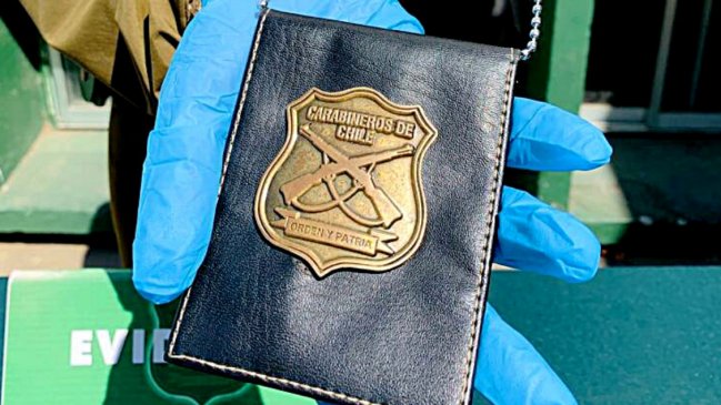 Delincuentes se disfrazaron de carabineros y asaltaron casa en Estación Central